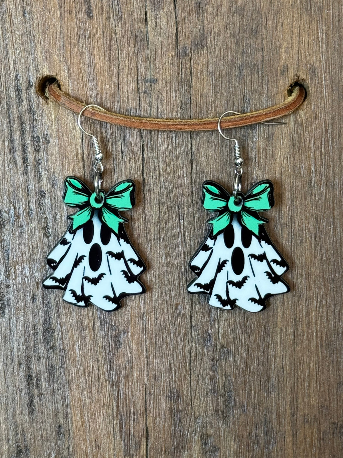 Mint Bow Ghost Halloween Earrings – Spooky Cute Dangle Earrings